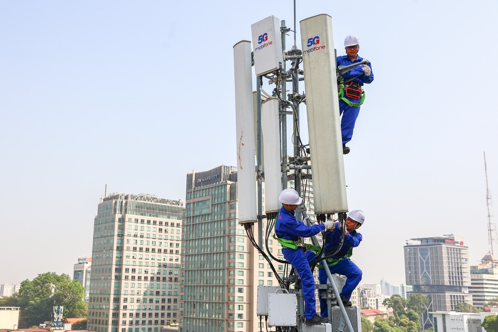 Điểm tuần: MobiFone thương mại hóa 5G, Elon Musk bán mạng xã hội X - 1 Điểm tuần: MobiFone thương mại hóa 5G, Elon Musk bán mạng xã hội X - 1