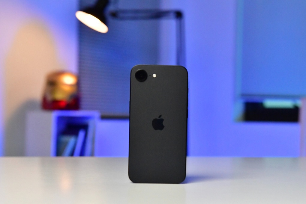 Bán chạy trên thế giới, iPhone 16e lại mờ nhạt ở Việt Nam - 1 Bán chạy trên thế giới, iPhone 16e lại mờ nhạt ở Việt Nam - 1