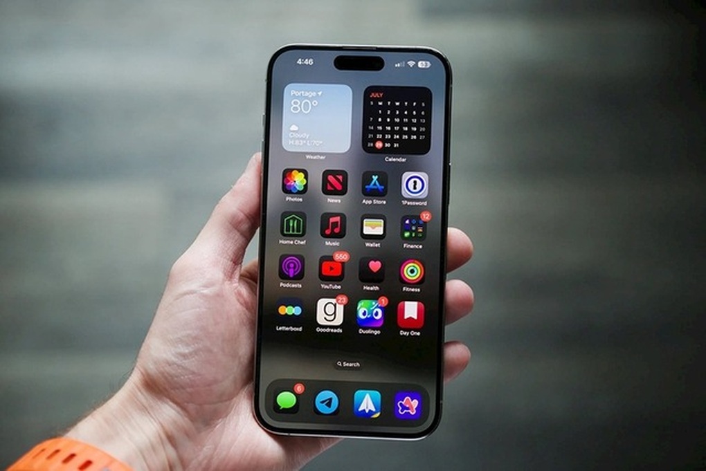 Cập nhật iOS 18.4.1 để sửa lỗi nghiêm trọng trên iPhone - 1
