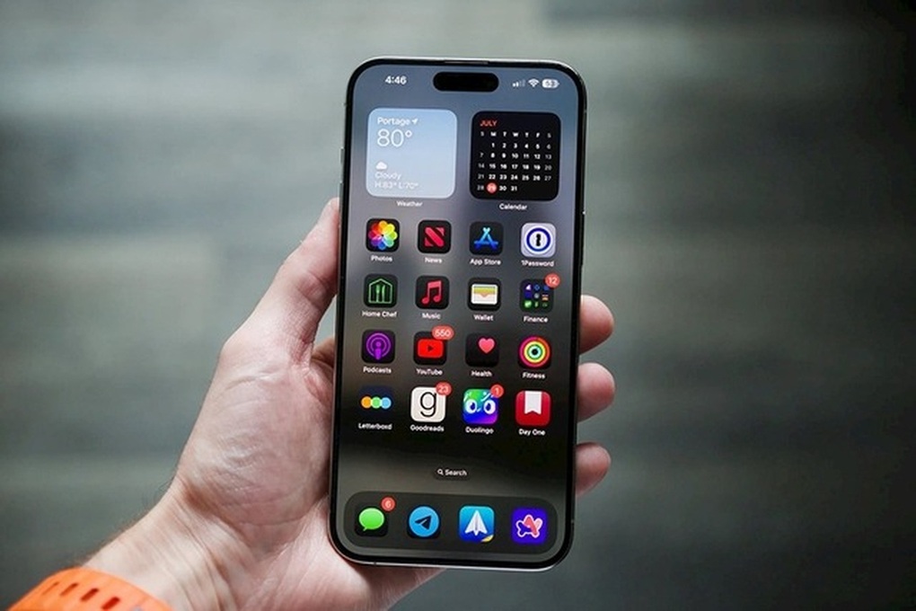 iPhone có thể bị hỏng khi cập nhật phiên bản iOS 18.4.1 - 1 iPhone có thể bị hỏng khi cập nhật phiên bản iOS 18.4.1 - 1
