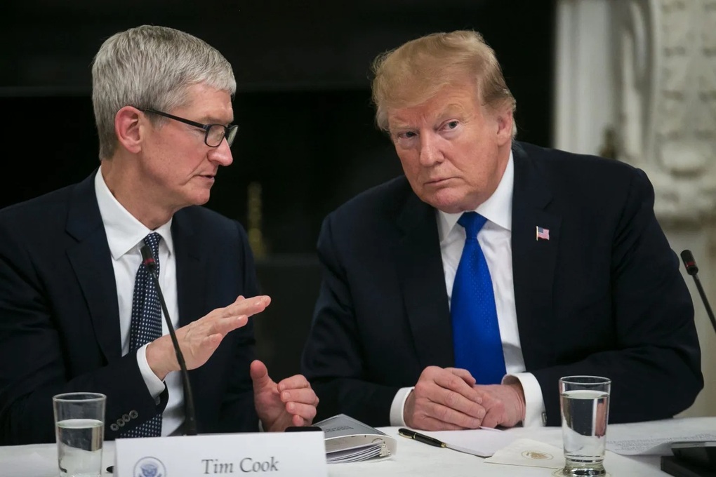 Tổng thống Trump không hài lòng với CEO Apple Tim Cook - 1 Tổng thống Trump không hài lòng với CEO Apple Tim Cook - 1