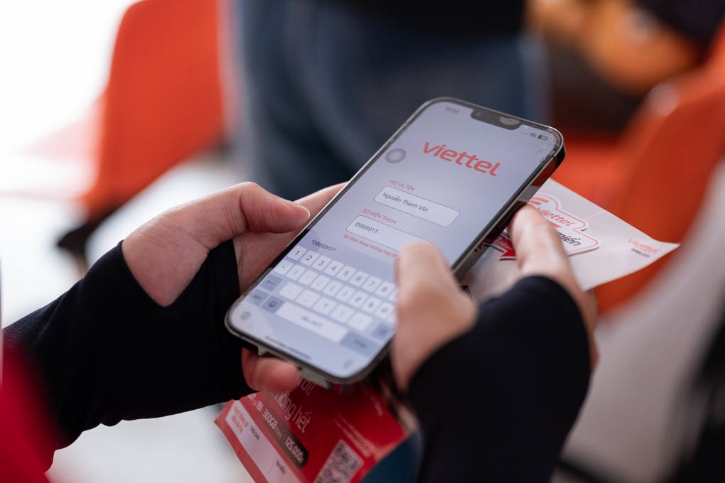 Chuyến xe công nghệ 5G của Viettel: Mở ra cơ hội chuyển đổi số tại miền Tây - 2 Chuyến xe công nghệ 5G của Viettel: Mở ra cơ hội chuyển đổi số tại miền Tây - 2