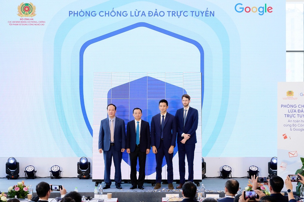 Bộ Công an cùng Google triển khai phòng chống lừa đảo trên không gian mạng - 1 Bộ Công an cùng Google triển khai phòng chống lừa đảo trên không gian mạng - 1
