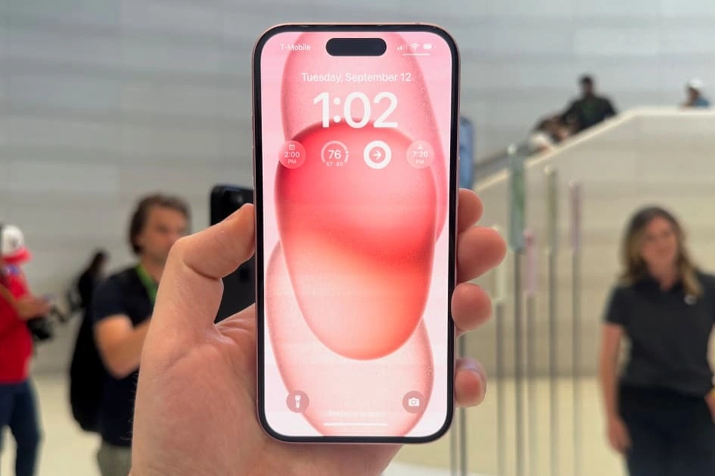 Ra mắt gần 2 năm, chiếc iPhone này vẫn bán chạy thứ 4 thế giới - 2 Ra mắt gần 2 năm, chiếc iPhone này vẫn bán chạy thứ 4 thế giới - 2